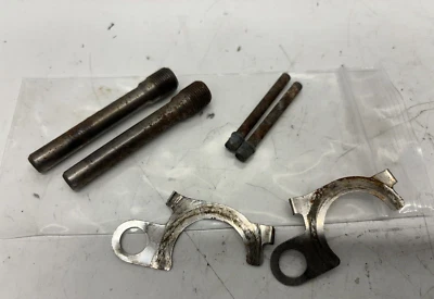 JUEGO DE CUÑAS DE MONTAJE DE PINZAS DE FRENO DELANTERAS Y TRASERAS YAMAHA 84 85 RZ350 82-89 Foto 1 de 2