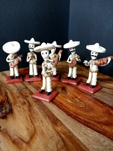 Catrinas de mariachi, figuras de calavera, maya, azteca, pintada a mano, decoración, regalo, coco - Imagen 1 de 9