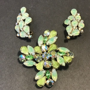 Aurora Borealis Unsigned Brooch and Earrings Seafoam Green Color Rhinestones - Picture 1 of 16