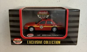 HO Scale Model Power Minis 2005 Crown Victoria Fire Chief 1:87 19407 - Picture 1 of 4