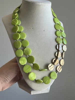 "Collar de punto con cuentas de madreperla verde discos tono dorado 20"" LEER de colección" Foto 1 de 4