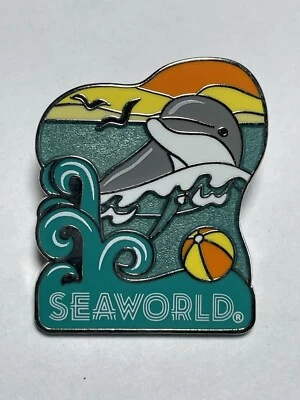 限量版,海洋世界海豚徽章蓝色闪光珐琅仅 1200 件罕见 — 第 1/3 张图片