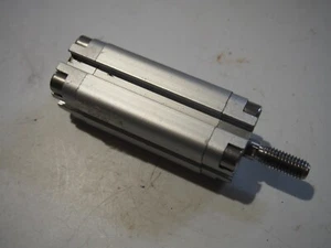 Vérin pneumatique FESTO ADVUL 16 40 A P A - Picture 1 of 4