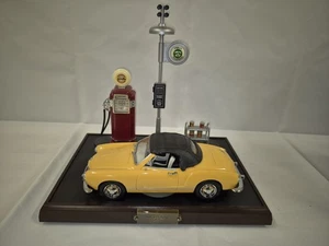 Vintage Volkswagen Karmann Ghia Telephone Car Phone with Gas Pump Diorama + Box - Picture 1 of 8