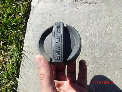 Tapa tapa de llenado de aceite BMW X1 F30 F34 F31 F32 E89 E84 328i 528i 428i 435 2012-2014 Foto 1 de 3