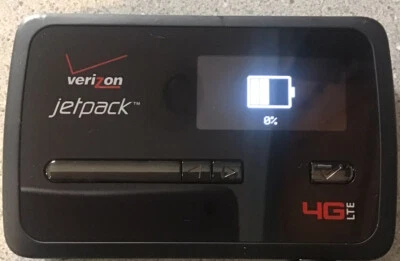 Punto de acceso WiFi móvil Verizon Jetpack 4G LTE MiFi con estuche Foto 1 de 2