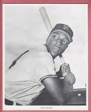 1961  MANNY'S BASEBALL LAND   8 X 10   PHOTO   WILLIE McCOVEY   GIANTS   EM