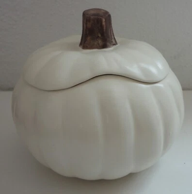 Pottery Barn Barbara Eigen Crema con Tapa Sopa de Calabaza Ensalada Caramelo Cuenco Foto 1 de 2