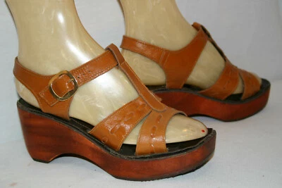 Sz 6.5 NOS VTG 1970s CiRanno Shoes Gold Brown Leather PLATFORM WEDGE HEEL SANDAL - Image 1 of 4