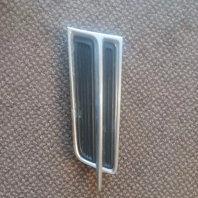 Cubierta de luz antiniebla lado del conductor OEM GM para Cadillac XTS 2013-2017 Foto 1 de 3