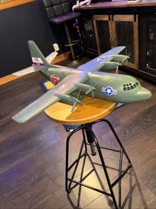 Avión de juguete de plástico vintage Tim Mee Hércules C-130. ¡Las pegatinas están como nuevas! - Imagen 1 de 9