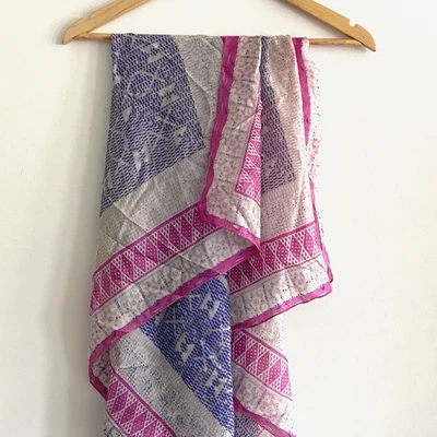 Colección Dieciocho Geométrico Seda Carf Rosa Azul Femenino Ligero Bonito Foto 1 de 4