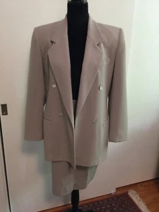 Jones New York Women's Two Piece Suit (Jacket and Skirt) Vintage 1995 - Picture 1 of 4