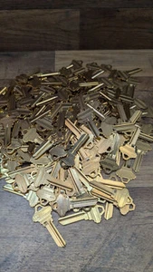 Lot of 200 Brass SC4 6 Pin Key Blanks - Picture 1 of 1