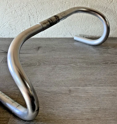 ПЕРЕКЛАДИНЫ CINELLI PERFECT 40 СМ ОТ КОНЦА ДО КОНЦА\ ЗАЖИМ 26,4 ММ 324 ГРАММА - Изображение 1 из 4