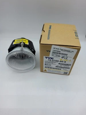 NEW Fog Light  05-09 Dodge Dakota/05-10 Jeep Grand Cherokee Right or Left CAPA - Image 1 of 4