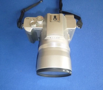 Cámara digital Panasonic LUMIX DMC-FZ10 4,0 MP - plateada Foto 1 de 4