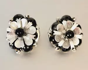 Vintage Hong Kong Dark Smokey Grey Beads Silvery Leaves Cluster Clip On Earrings - Picture 1 of 18