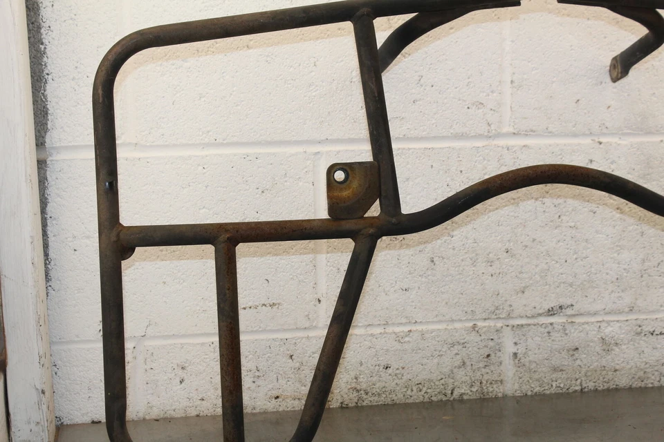 2006 Polaris Sawtooth 200 ЗАДНИЕ СТОЙКИ БАГАЖНИКА B255 - Изображение 1 из 4