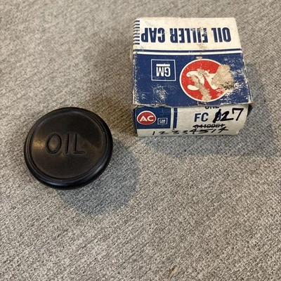 Tapa de llenado de aceite Delco FC127 12334514 GM Chevrolet NOS Foto 1 de 4