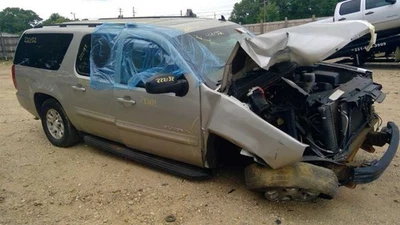 (LOCAL PICKUP ONLY) Rear Bumper Step Bumper Fits 07-14 SUBURBAN 1500 582114 Foto 1 de 4