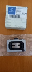 New Genuine Mercedes Benz SL R230 Rain Sensor A2308211851 - Picture 1 of 5