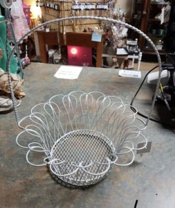 New White Decorative Metal Wire Basket Rustic Farmhouse Home Decor Accent - Picture 1 of 2