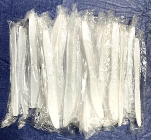 Individually Wrapped Plastic Knives - Heavy Duty - White (50 count) - Picture 1 of 3