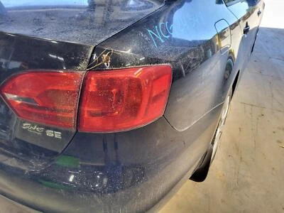 Conjunto de luz trasera derecha usado se adapta a: Volkswagen Jetta Sdn 2014 exc. barrio ciudad Foto 1 de 4