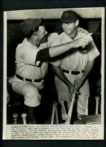 Chicago Cubs Manager Charlie Grimm & Frank Secory 1944 Type IV Press Photo - Picture 1 of 2