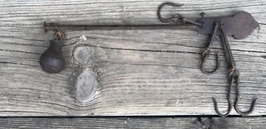ANTIQUE COLLINS 4 HOOK HANGING Slide SCALE MARKED 1_0 Cast Iron Weight - Picture 1 of 8