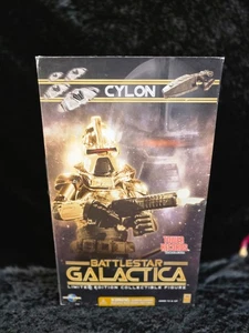 Figura de acción BATTLESTAR GALACTICA Cylon Centurion ORO 12" Tower Records - Imagen 1 de 14