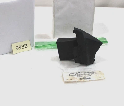 1989-1993 FORD MUSTANG CONVERTIBLE  SEAL FRONT OF DOOR TO WINDOW LEFT SIDE NEW - Image 1 of 4