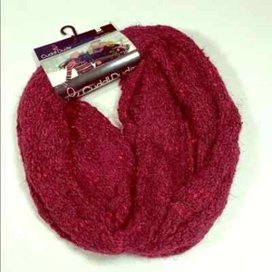 weicher schwarz/weiß oder rot gestrickter Infinity Schal von Cuddl Duds neu neu mit Etikett schön - Bild 1 von 2