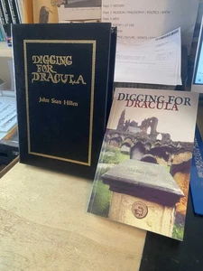 John Sean Hillen: Digging for Dracula 1997 Very Good Horror Vampire 1st SIGNED P - Imagen 1 de 1