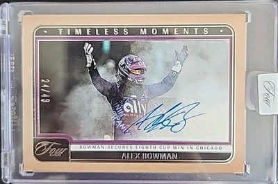 Alex Bowman 2025 Panini Turn Four NASCAR Timeless Moments automático SSP #24/49 Foto 1 de 2