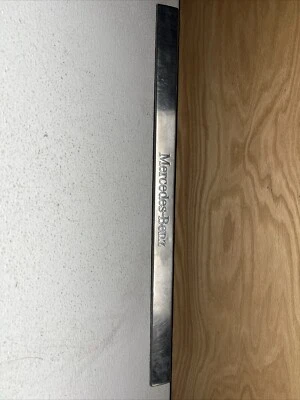 OEM Mercedes-Benz PLACA RASGUÑO PUERTA DELANTERA PASAJERO apta ML320 ML350 ML55 AMG W163 Foto 1 de 4