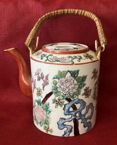 ANTIQUE/ VINTAGE CHINESE EXPORT PORCELAIN FAMILLE ROSE TEAPOT REPUBLIC PERIOD - Picture 1 of 10