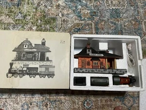 Dept 56 Dickens Village Chadbury Station & Train Great Condition W/Box - Picture 1 of 4