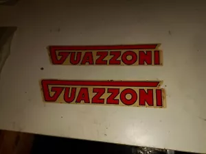 DUE ADESIVI ORIGINALI GUAZZONI MOTORI CON VELINA - Foto 1 di 2