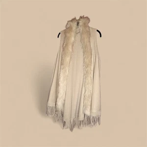 Chaleco Cato de piel sintética con flecos sin mangas cárdigan plumero beige grande - Imagen 1 de 5