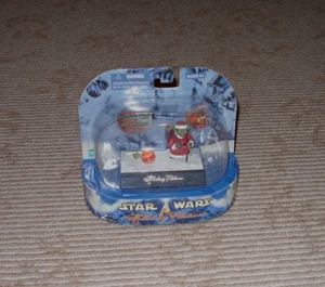 Star Wars Hasbro Holiday Edition 2003 Yoda w/Holiday Greeting Card Inside! New - Picture 1 of 4
