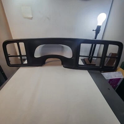 03-06 CHEVY 2500 /GMC SIERRA INSTRUMENT CLUSTER TRIM BEZEL 15178708 PEWTER  - Image 1 of 4