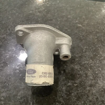  Carcasa termostato bloque pequeño Nos 1963-1964 muy rara  Foto 1 de 4