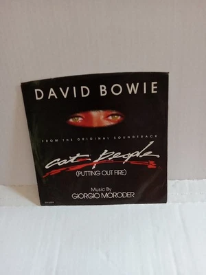 DAVID BOWIE "CAT PEOPLE(PUTTING OUT FIRE)/PAUL'S THEME" VINYL 7" 45& Cover NM - Image 1 of 4