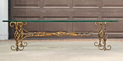 Mesa de centro de hierro forjado dorado y vidrio Hollywood Regency c.1950 Mid-Century Foto 1 de 4