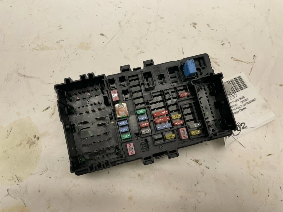 2015 CADILLAC ESCALADE Instrument Panel Fuse Block Box 23200661 RIGHT OEM - Image 1 of 4