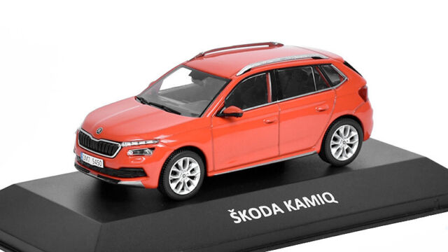 1:43 Scale Skoda 706 Krosa Bus Car Model Beijing Public Transport Classic  Car Model Bar Decoration Static Hobby Collection Toys