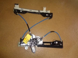 13 14 15 CHEVY MALIBU FRONT RIGHT DOOR WINDOW GLASS REGULATOR W/ MOTOR  B-60. - Foto 1 di 1
