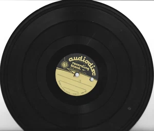 ANCIEN DISQUE CHSNSON DE PAUL LAMOUREUX & VISITE DE Mme KENNEDY A  78rpm 10'' - Picture 1 of 1